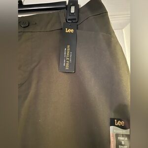 Brand: Lee Size: 8 Short Color: Green